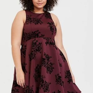 3x Wine & Black roses dress